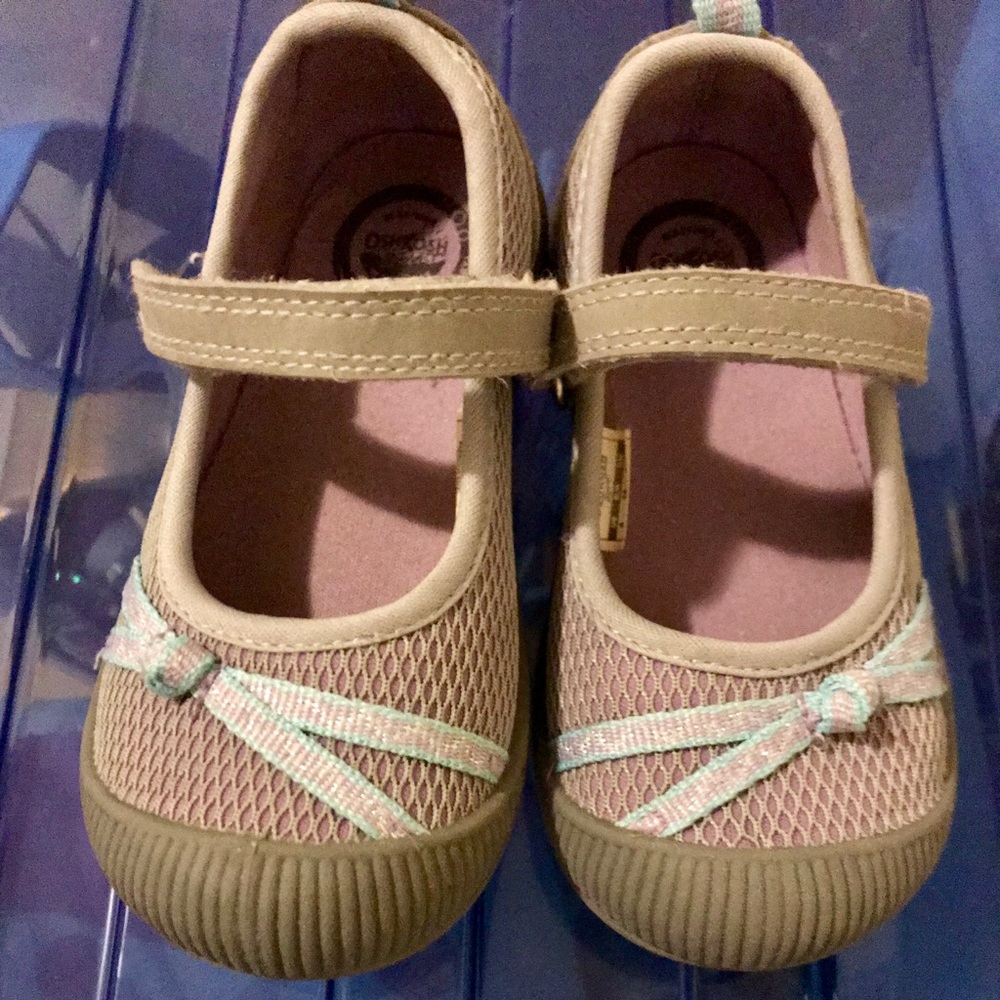 Girls shoes